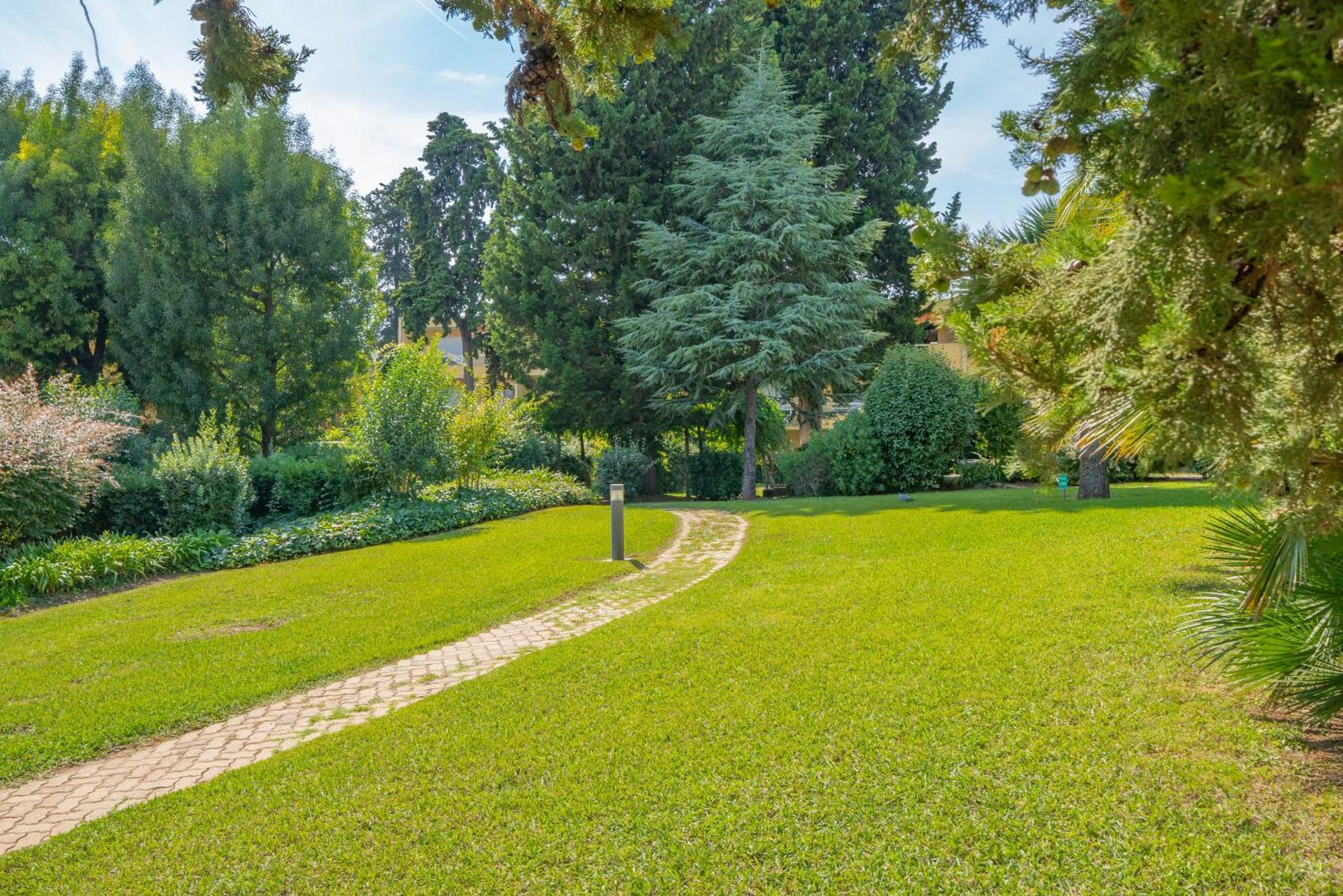 Les 15 Pins & La Mer -Your Green Getaway Near Sea & Beach Antibes Extérieur photo